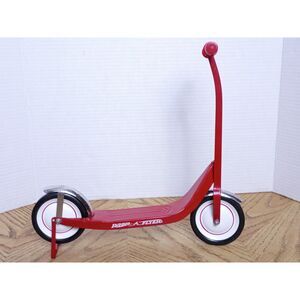 Radio Flyer Miniature Red Scooter Model No 557 Vintage Kids Bedroom Decor